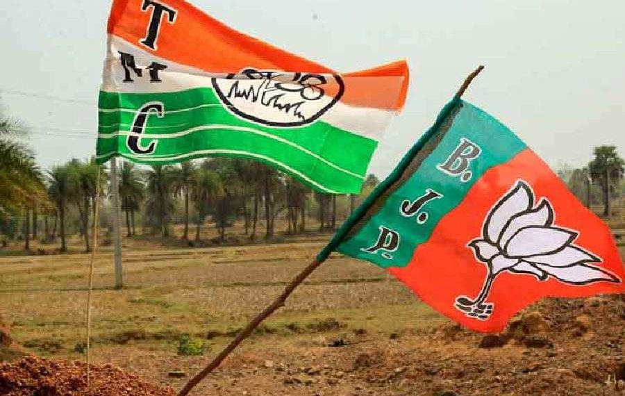 তৃণমূল করার অপরাধে মহিলাকে নগ্ন করে মারধোর বিজেপি’র !