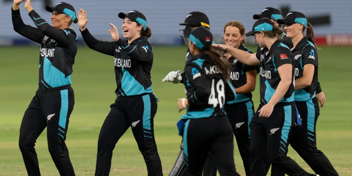 পাকিস্তানের হারে বিশ্বকাপ থেকে বিদায় ভারতের