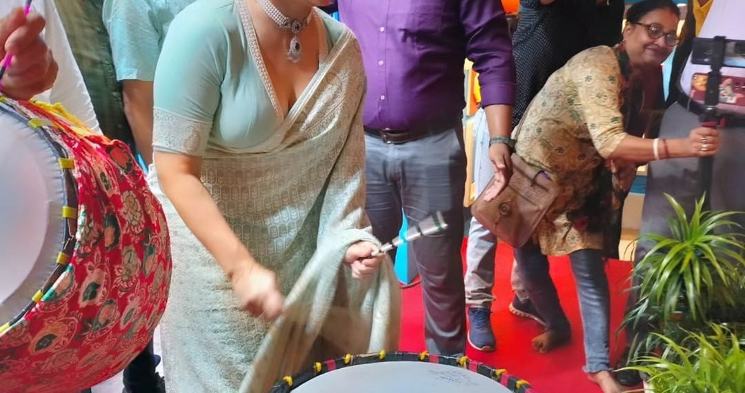 ঢাক বাজিয়েই ট্রোল শ্রাবন্তী! কী ঘটলো অভিনেত্রীর সঙ্গে