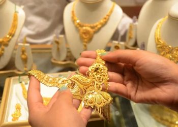 ধনতেরাসে  হুহু করে দাম কমল সোনার