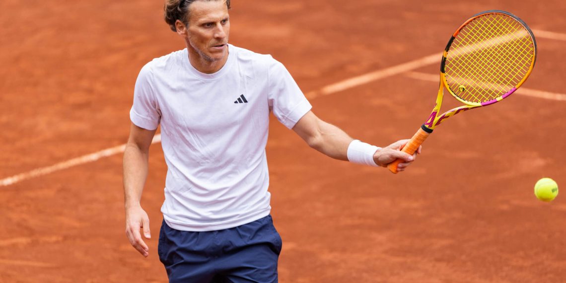 বিশ্বকাপের সোনার বল জয়ী ফোরলান এবার টেনিস দুনিয়ায়