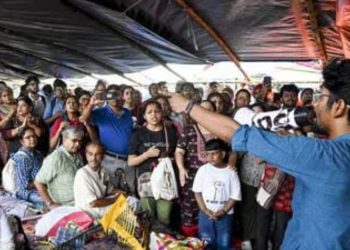 অনশনমঞ্চে ‘বায়ো টয়লেট’ তরজা অব্যাহত