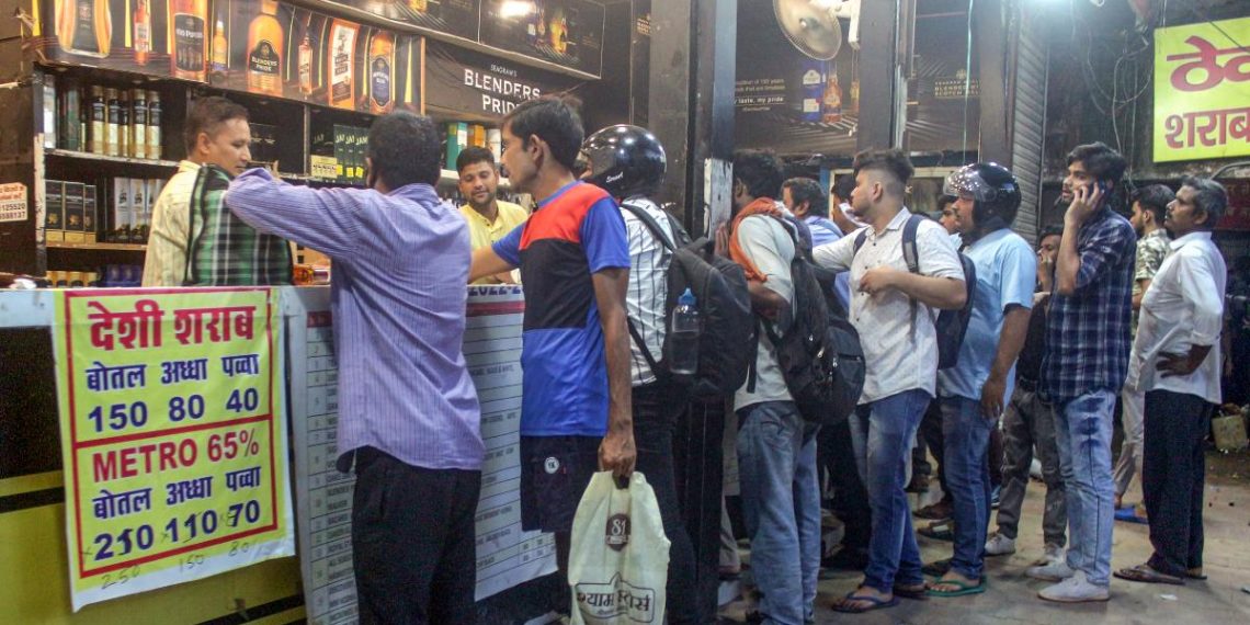 পুজো আবহে বন্ধ থাকছে মদের দোকান