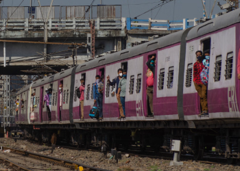 পুজোয় রাতভর ট্রেন চলবে শিয়ালদা-হাওড়া শাখায়, জানুন সময়সূচি