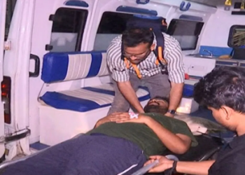 একের পর এক অসুস্থ অনশনরত জুনিয়র ডাক্তারা