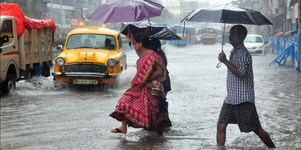 বৃষ্টি বিঘ্নিত উৎসবের দিন গুলি