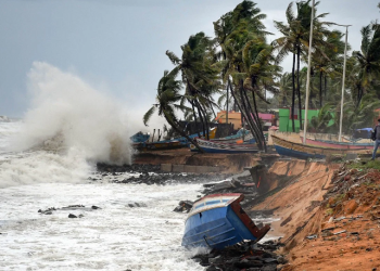 বাংলাতেই কি আছড়ে পড়বে ঘূর্ণিঝড় ডানা? জারি প্রবল সতর্কতা