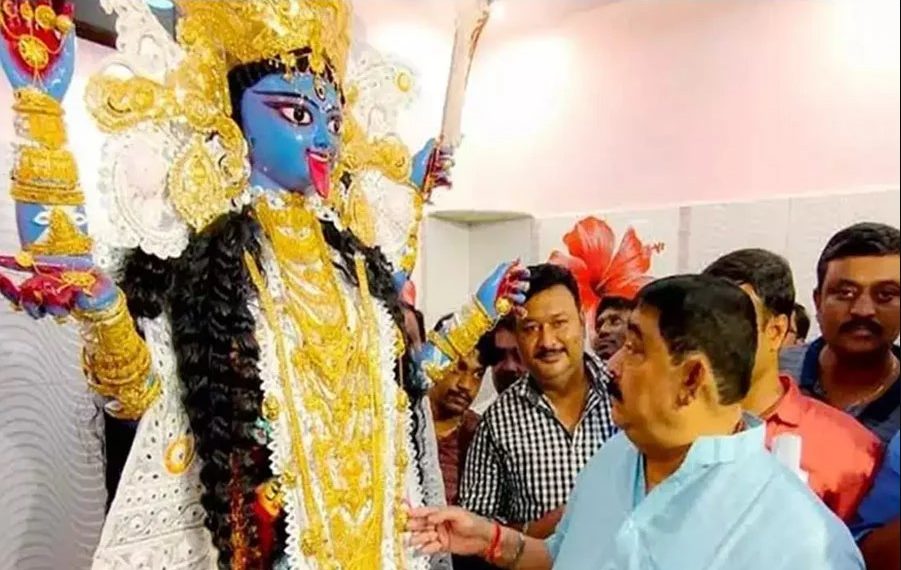 অনুব্রতর কেষ্টকালী কী এবার ৫৭০ ভরি সোনার গহনায় সাজবেন?