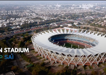 দিল্লির জহরলাল নেহেরু স্টেডিয়াম জুড়ে মাংসের হাড়, মদের বোতল!