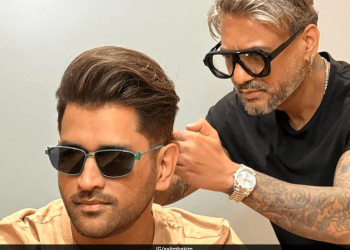 আনক্যাপড প্লেয়ার হিসেবেই খেলবেন ধোনি, নতুন হেয়ার স্টাইলে জল্পনা তুঙ্গে।
