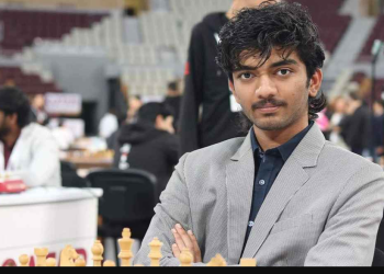 বিশ্ব চ্যাম্পিয়ন হওয়ার লড়াই ভারতের গুকেশের পাশে মাইন্ড গুরু।