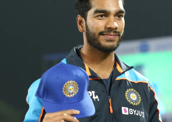 ২৪ কোটিতে ভেঙ্কটেশ কেকেআরে ,তিনগুণ বেশি দিয়ে ক্যাপ্টেন কিনল?