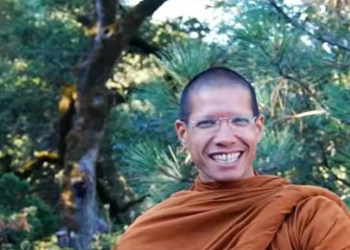 আইপিএলে চেন্নাই দলের স্পন্সর আনন্দ কৃষ্ণনের ছেলে সংসার ছেড়ে সন্ন্যাস নিলেন