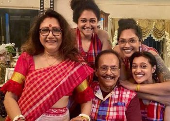 ভ্যানিস পাত্র! তিন কন্যার জন্য সংবাদপত্রে বিজ্ঞাপন দিলেন জাদুসম্রাট