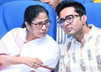 পদ খোয়াতে পারেন বহু নেতা, বড় রদবদল তৃণমূলে?