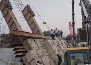 গুজরাটে ভাঙলো নির্মীয়মান বুলেট ট্রেন সেতু