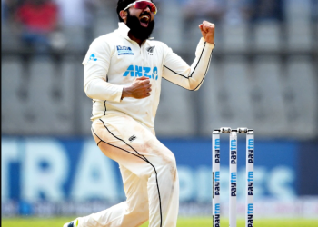 পরিবারের সামনে নায়ক হয়ে অত্যন্ত খুশি অজাজ