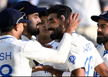 বুমরা সিরাজদের পাল্টা আক্রমণ ৭ উইকেট হারিয়ে ধুঁকছে অস্ট্রেলিয়া