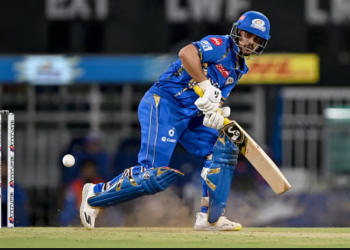 মুম্বাইয়ের ঘর ভেঙে এক মহা তারকাকে নিতে চাইছে কেকেআর