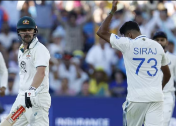 হেড-বিতর্কে সিরাজের পাশে বেঙ্গালুরুর হেজ়লউড