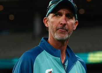 পাকিস্তান টেস্ট দলের কোচের পদ থেকে  ইস্তফা গিলেসপির.