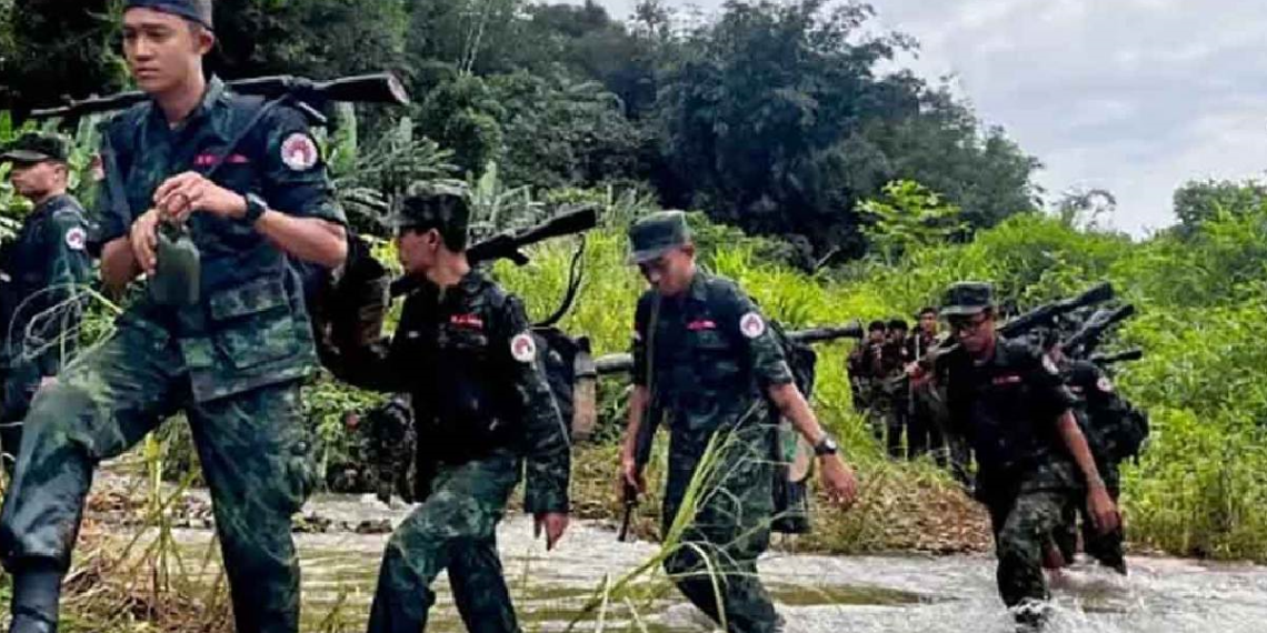 বড় বিপদে বাংলাদেশের ‘সংবিধান’, আরাকান আর্মির বড় পদক্ষেপে নড়ে গেল ইউনূস প্রশাসন