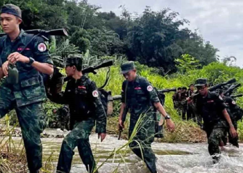 বড় বিপদে বাংলাদেশের ‘সংবিধান’, আরাকান আর্মির বড় পদক্ষেপে নড়ে গেল ইউনূস প্রশাসন
