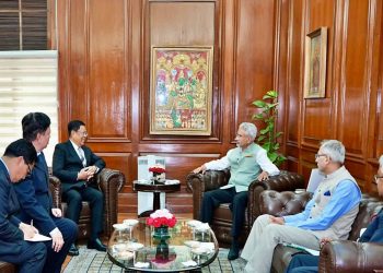 ভারত-আরাকান বৈঠক! বাংলাদেশী জাহাজ কে আটকে দিল আরাকান, ভারতের চালেই বাংলাদেশ দখল আরাকানের