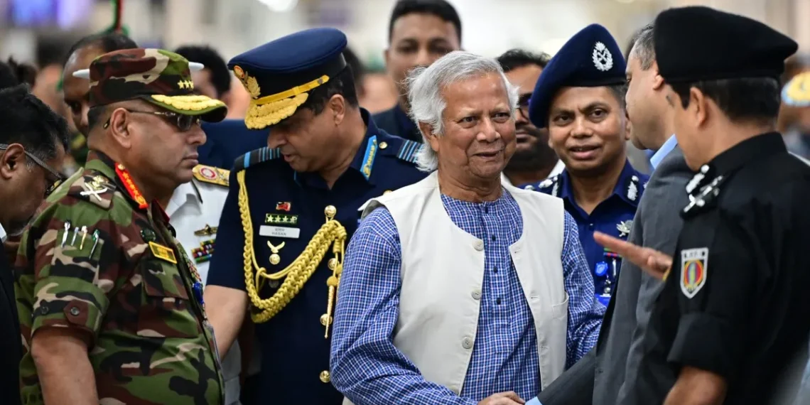 ইউনূসের বিপরীতে সেনাপ্রধান, ভারতের সঙ্গে সুসম্পর্কে বার্তা, হাসিনাকে ফোন সেনাপ্রধানের