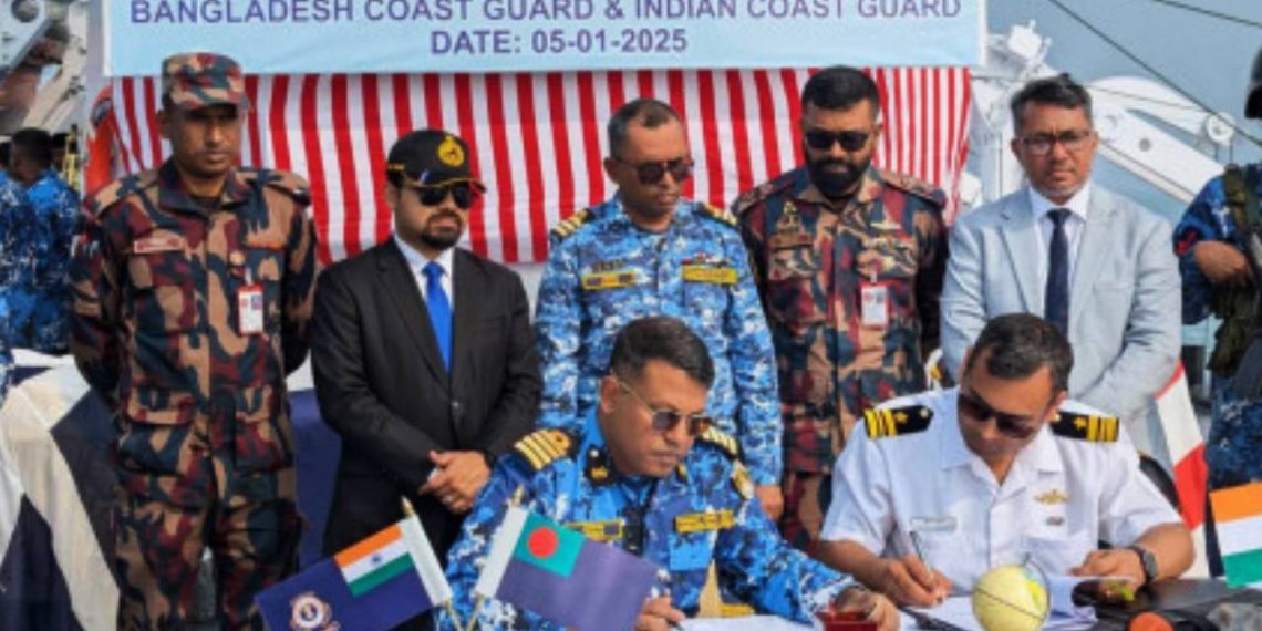 অজিত ডোভালের চালে পা দিলেন ইউনূস, ভারতকে পূর্ণ সমর্থন সেনাপ্রধানের