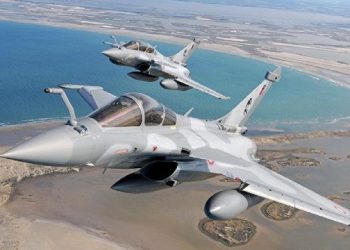 ইউনূসের সিদ্ধান্তে সীমান্তে মজুদ যুদ্ধবিমান ট্যাঙ্ক, যুদ্ধের হুঁশিয়ারি জয়শঙ্করের! ইউনূসের উপর চটলেন সেনাপ্রধান