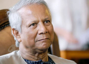 সেনাপ্রধানের রক্তচক্ষুর সামনে ইউনূস, দেশকে বাঁচাতে ইউনূসকে দিলেন চরম হুঁশিয়ারি