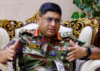 ভাঙছে পাকিস্তান,  ইউনূসের সঙ্গে সরাসরি সংঘাতে সেনাপ্রধান,  ভারতের পাশে ওয়াকার উজ জামান