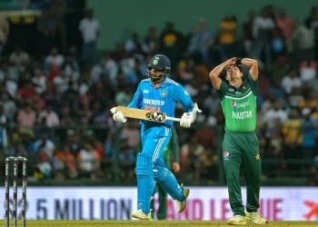 জার্সিতে পাকিস্তানের নামে না বিসিসিআইএর? হুঁশিয়ারি আইসিসি-র!