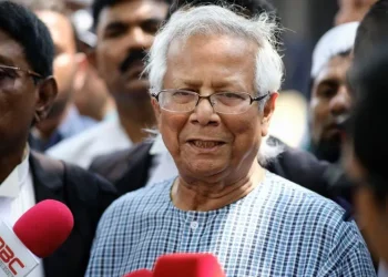 রহস্যের অপর নাম ইউনূস! বাংলাদেশের অন্তর্বর্তীকালীন সরকারের সিদ্ধান্ত কে নিচ্ছেন, কার কথায় নিচ্ছেন?