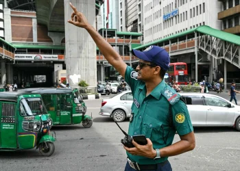 দেশের পুলিশ ইউনূসের চাকর। সংঘর্ষে জড়ালেন সেনাপ্রধান-ইউনূস। ইউনূসকে আর মানবে না সেনাপ্রধান!