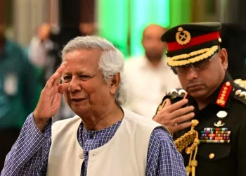 সেনাপ্রধানের চরম সিদ্ধান্তে, হাসিনার মতোই পালিয়ে দেশ ছাড়তে হবে ইউনূসকে