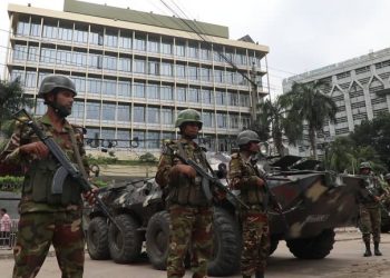 দেশে ফিরবে সেনাশাসন! ইউনূসকে সময় বেঁধে দিবেন সেনাপ্রধান