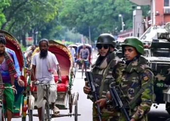 খেলা শুরু সেনাপ্রধানের। ইউনূসকে বিদায় জানাতে নেবেন পদক্ষেপ। হাসিনাকে ফেরাতে গুটি সাজাচ্ছেন সেনাপ্রধান!