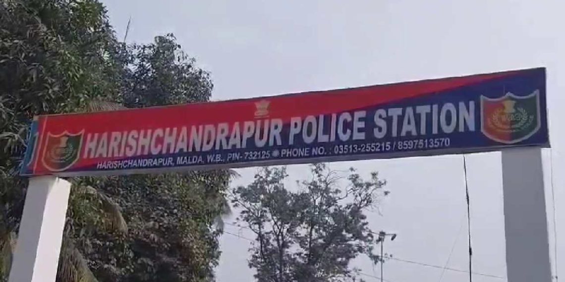 জোর পূর্বক রঙ, গ্রেফতার এক