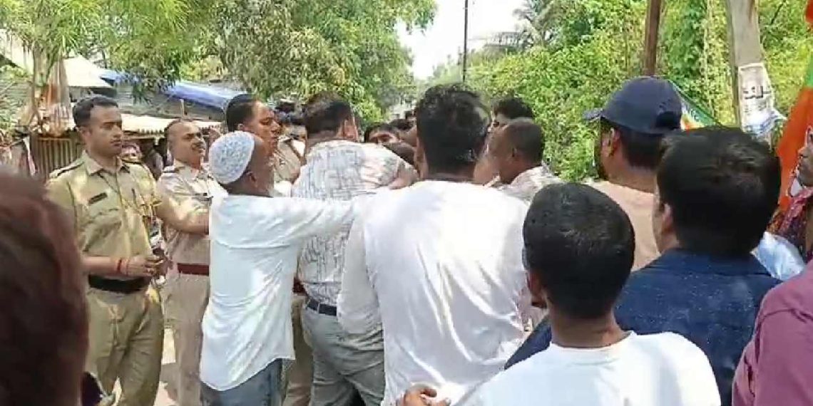 ব্যাঙ্কের ভোটে রণক্ষেত্র, আক্রান্ত বিধায়ক