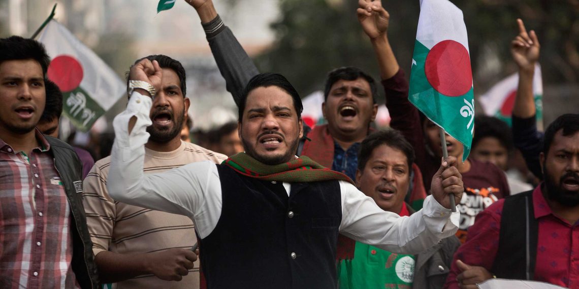 পথে নামছে হাসিনার “জয় বাংলা ব্রিগেড”  ঈদের পরই ভয়ঙ্কর রূপে ফিরছে আওয়ামী লীগ