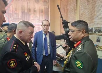 ‘চট্টগ্রাম’ বন্দর ঘিরে ফেলেছে রুশ সেনাবাহিনী, সেনাপ্রধানের মাস্টারপ্ল্যান রাশিয়া সফর?