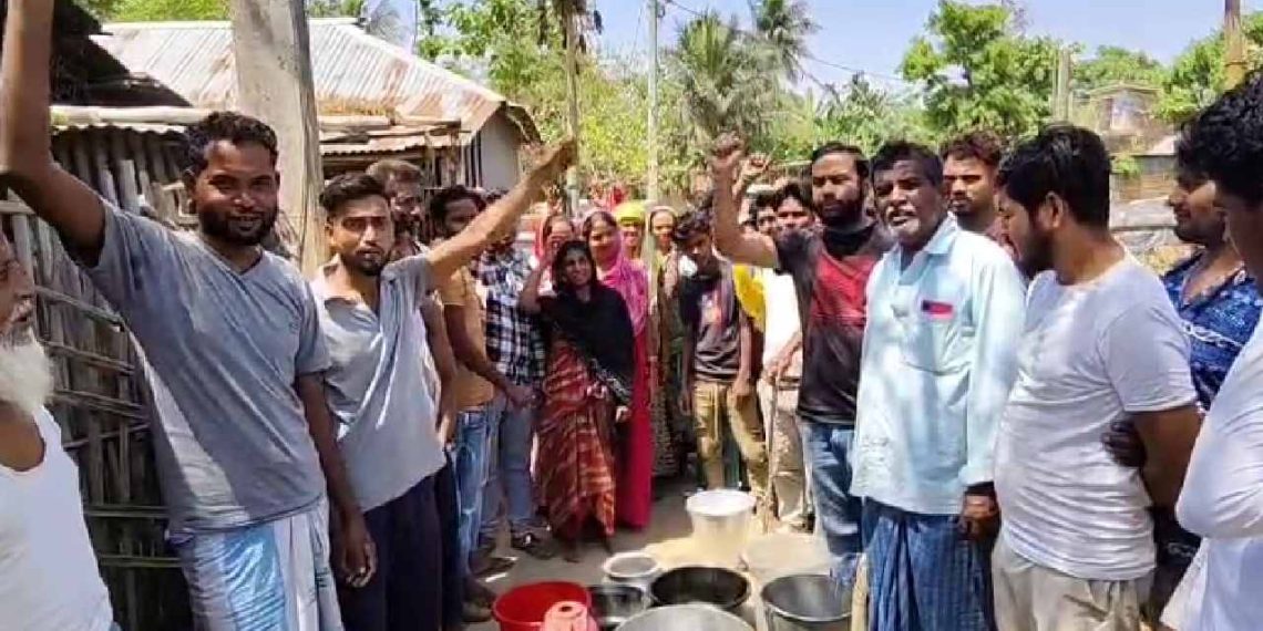 পানিয় জল না দেওয়ার হুমকী পঞ্চায়েত সদস্যের