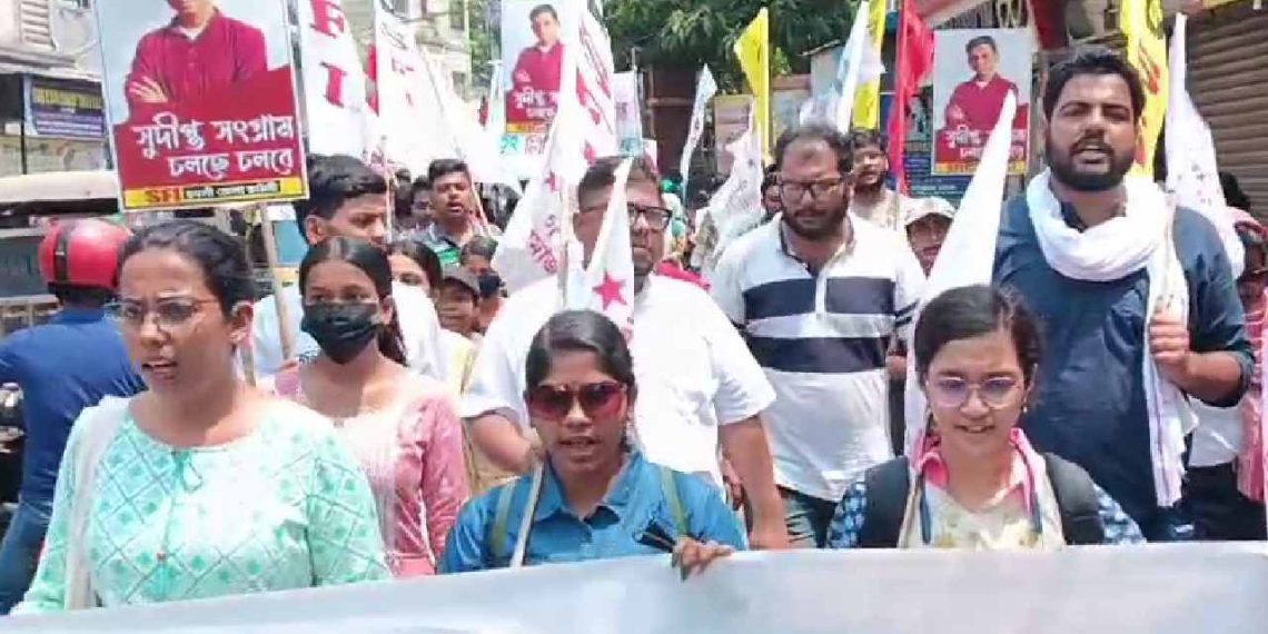 ছাত্র সংসদ নির্বাচনের দাবীতে SFI-এর আধিকার মিছিল