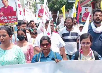 ছাত্র সংসদ নির্বাচনের দাবীতে SFI-এর আধিকার মিছিল