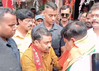 পানিয় জলের দাবীতে বিক্ষোভে মহিলারা
