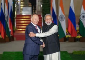 পুতিনের ভারত সফরেই ঘুরবে সব সমীকরণ। ইউনূসকে সরাতেই রাশিয়ায় দৌড়াবেন সেনাপ্রধান!