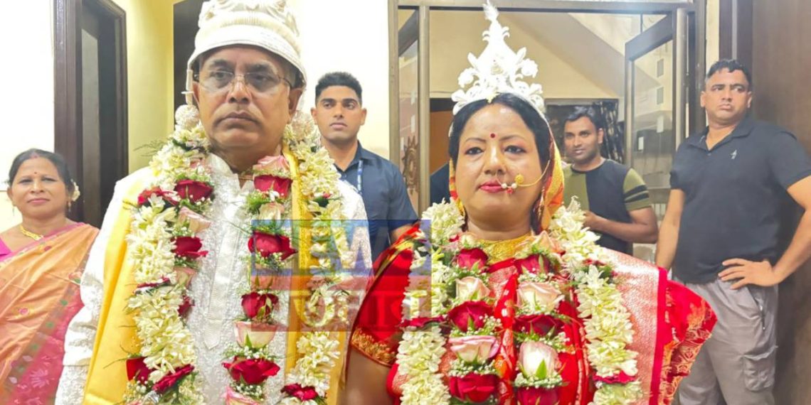 রাজ্যে পদ্ম নাই ফুটুক, দিলীপের জীবনে ফুটলো গোলাপ!