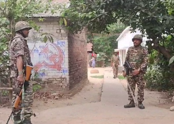 কাস্টমস অফিসার পরিচয় দিয়ে প্রতারণা